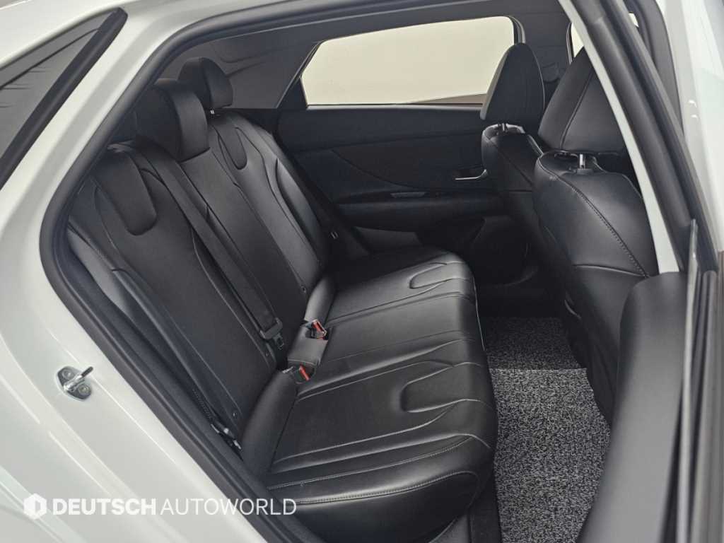 Hyundai Avante — photo 19