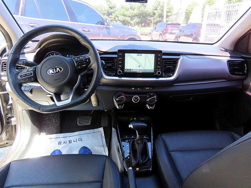 Kia Stonic — photo 07