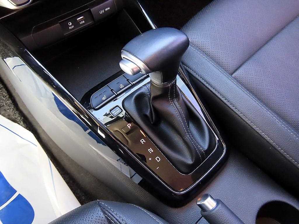 Kia Stonic — photo 10