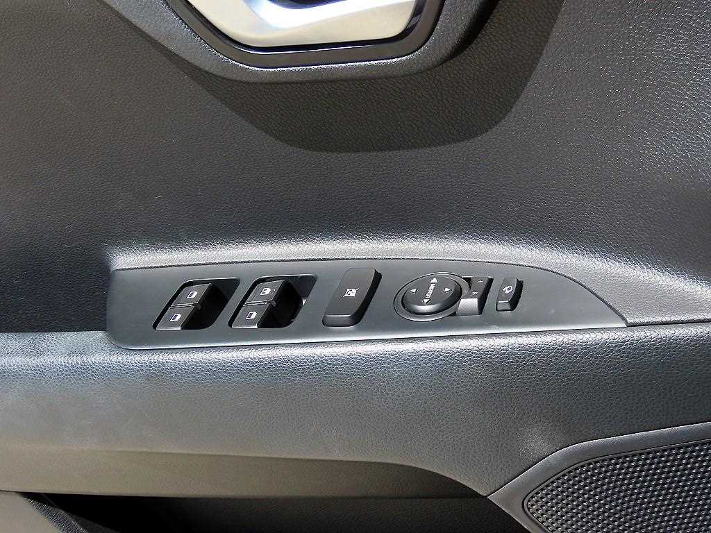 Kia Stonic — photo 11