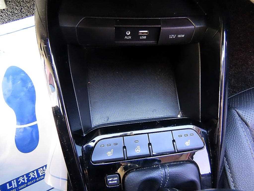 Kia Stonic — photo 13