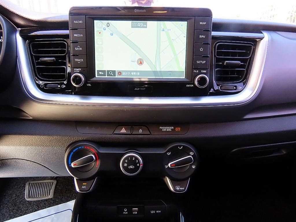 Kia Stonic — photo 14