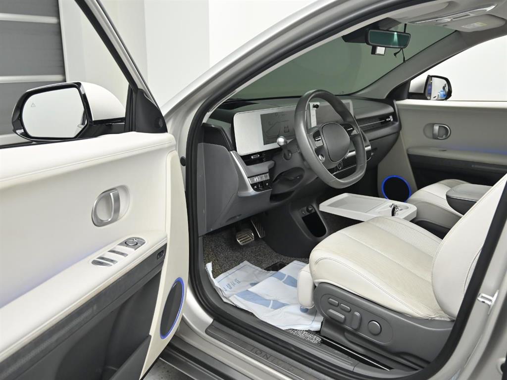 Hyundai Ioniq5 — photo 11