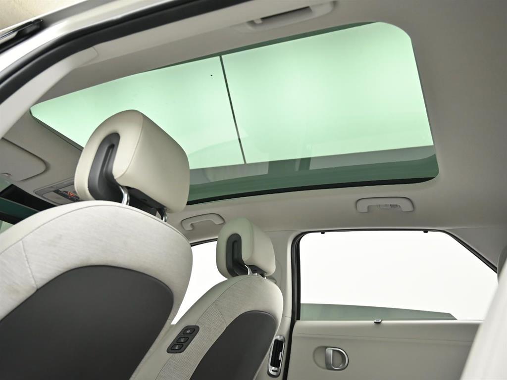 Hyundai Ioniq5 — photo 18