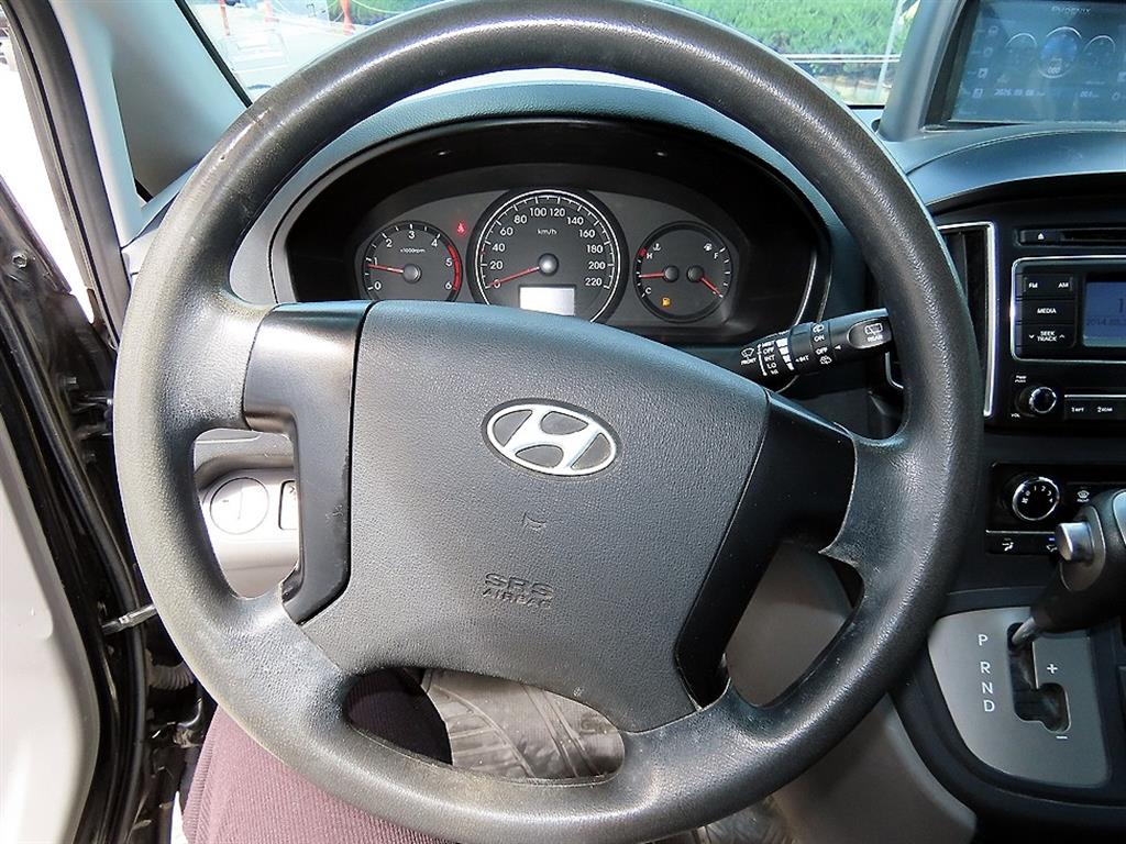 Hyundai Starex — photo 08
