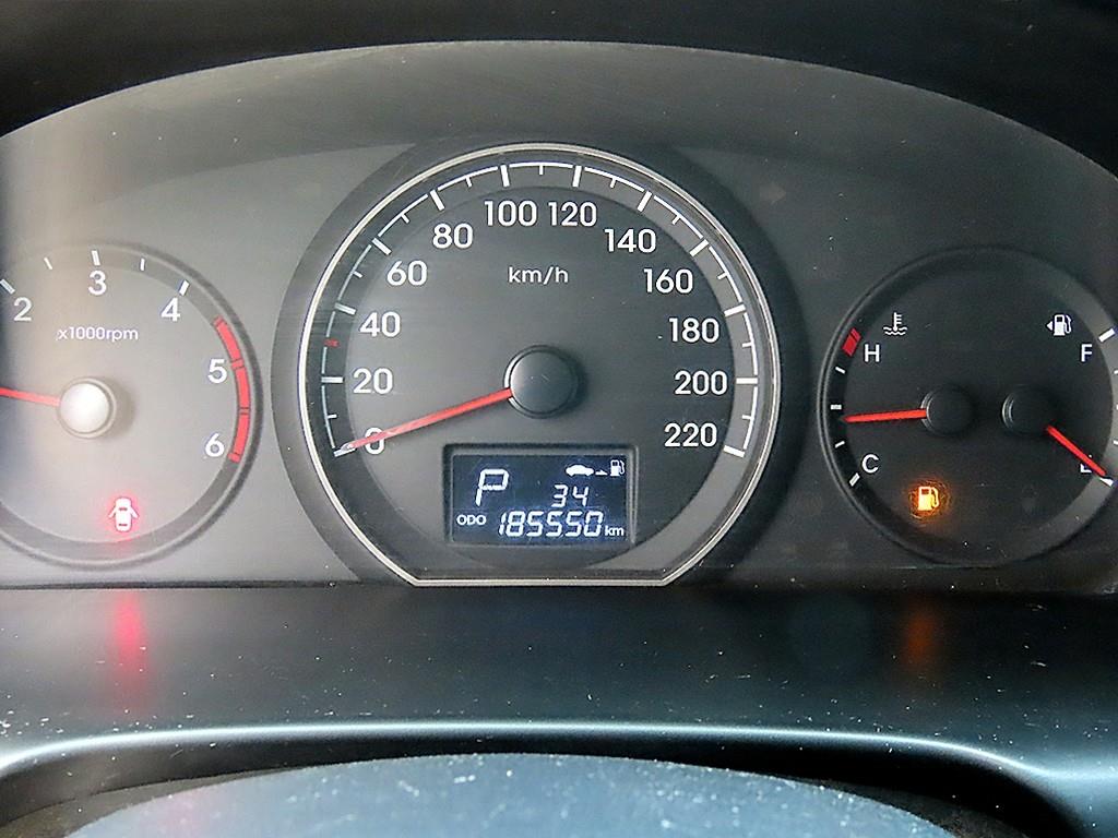 Hyundai Starex — photo 09