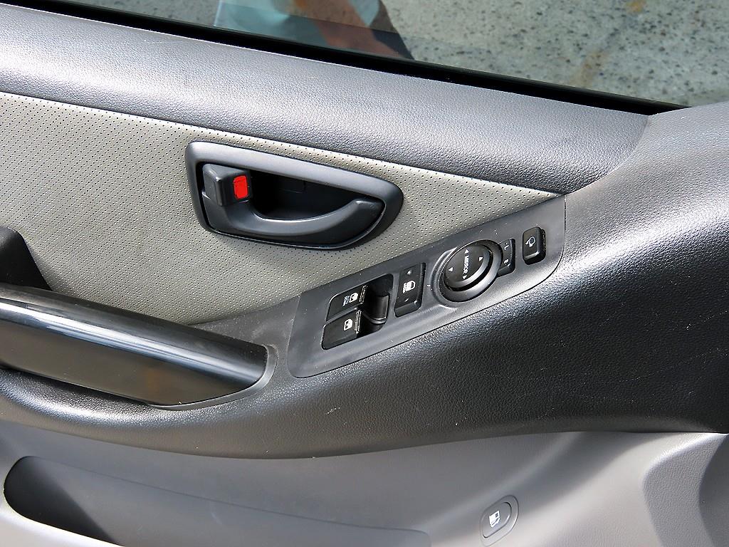 Hyundai Starex — photo 11
