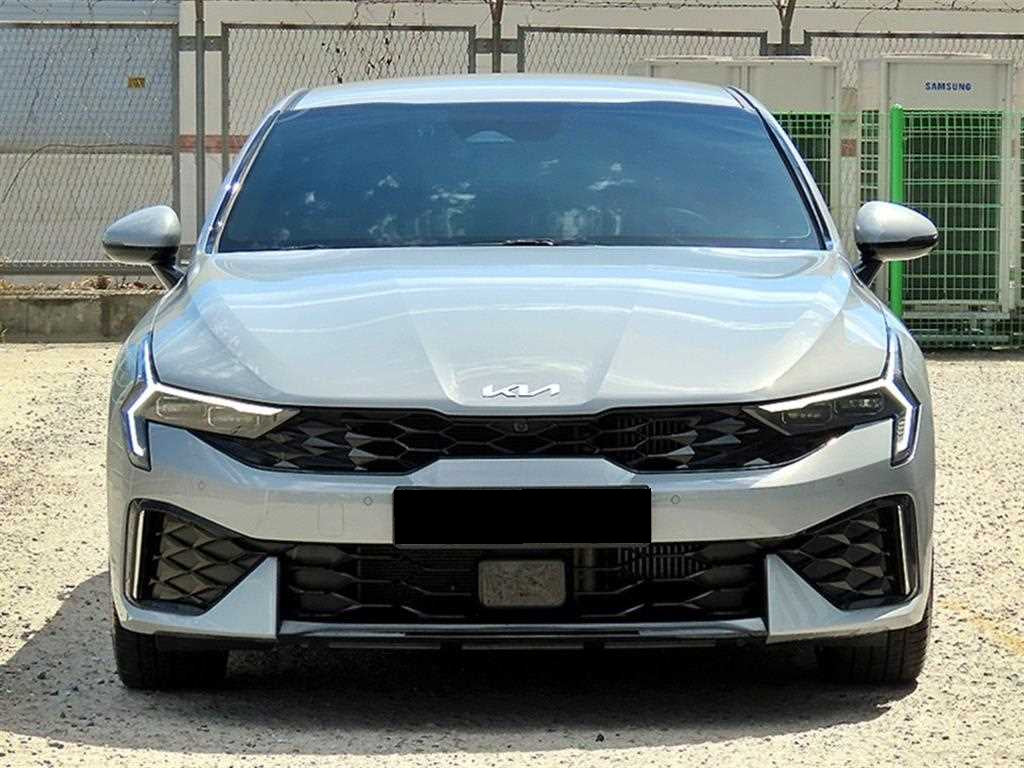 Kia K5 — photo 02