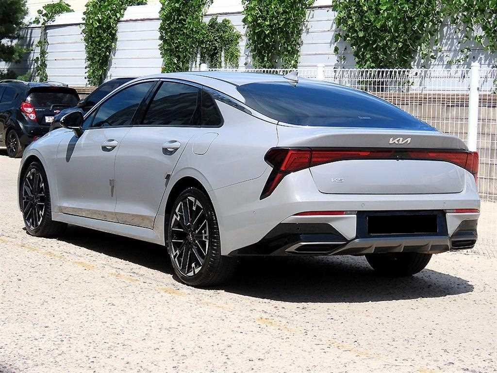 Kia K5 — photo 03
