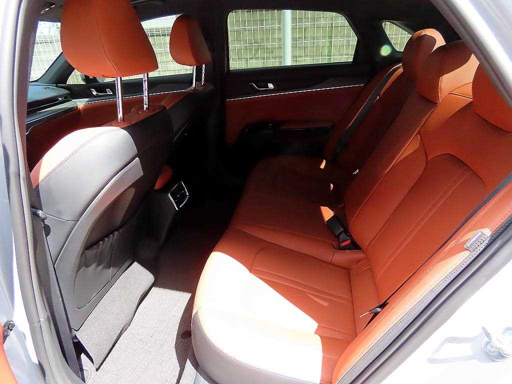 Kia K5 — photo 06