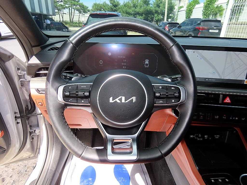 Kia K5 — photo 08