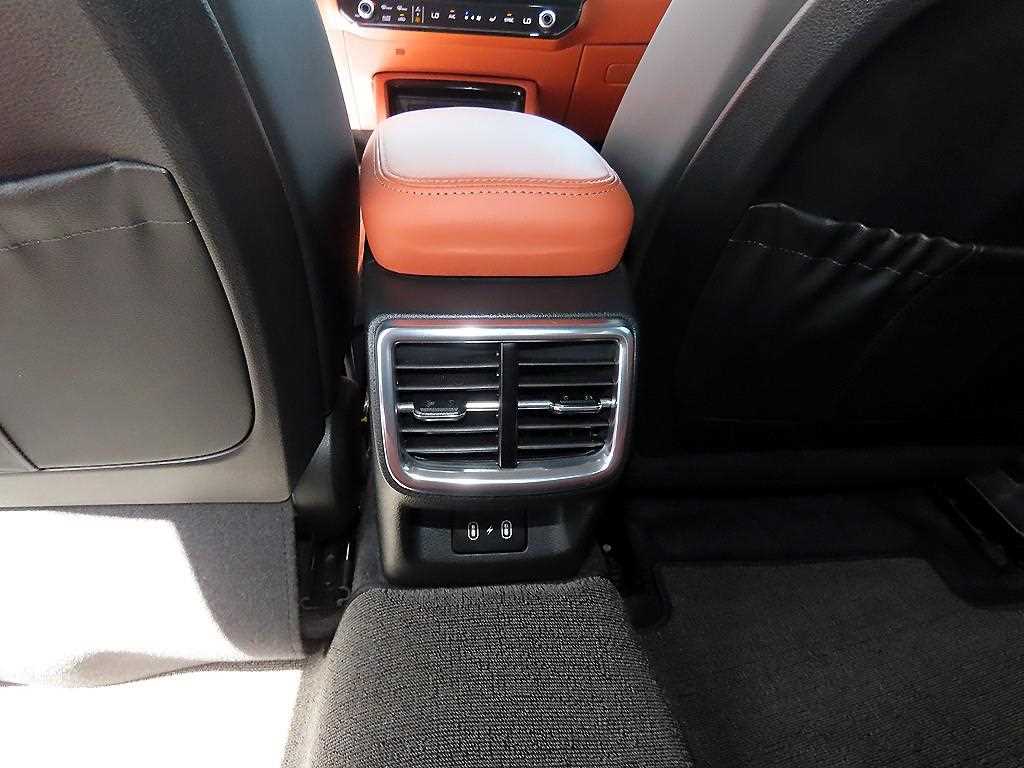 Kia K5 — photo 16