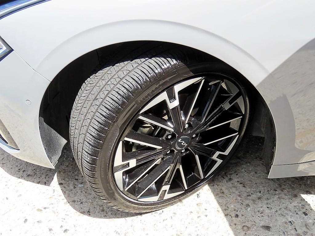 Kia K5 — photo 20