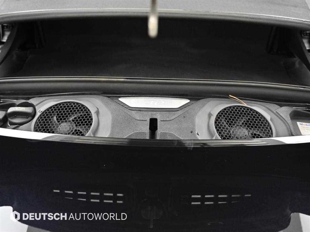 Porsche 911 — photo 18