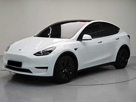 Tesla Model Y — photo 01