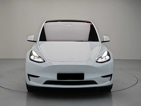 Tesla Model Y — photo 02