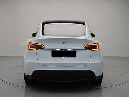 Tesla Model Y — photo 03