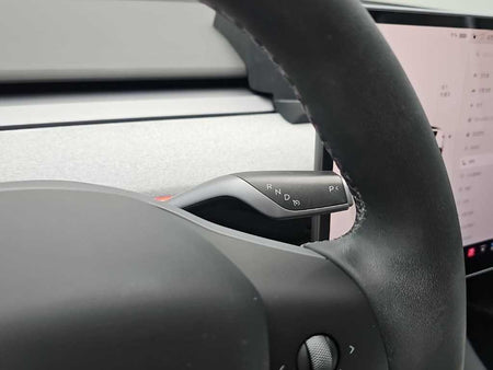 Tesla Model Y — photo 08