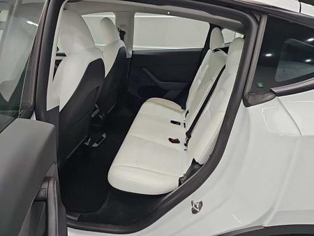 Tesla Model Y — photo 12
