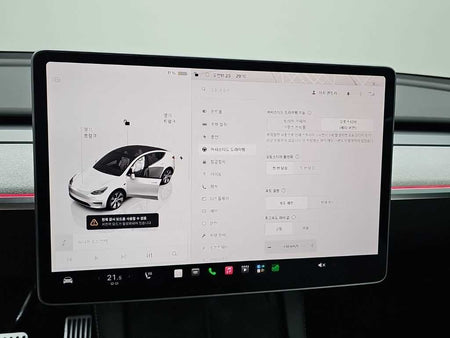 Tesla Model Y — photo 17