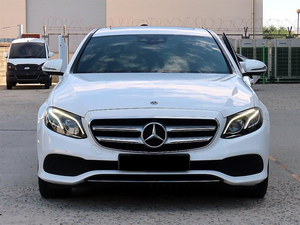 Mercedes-Benz E-Class — photo 01