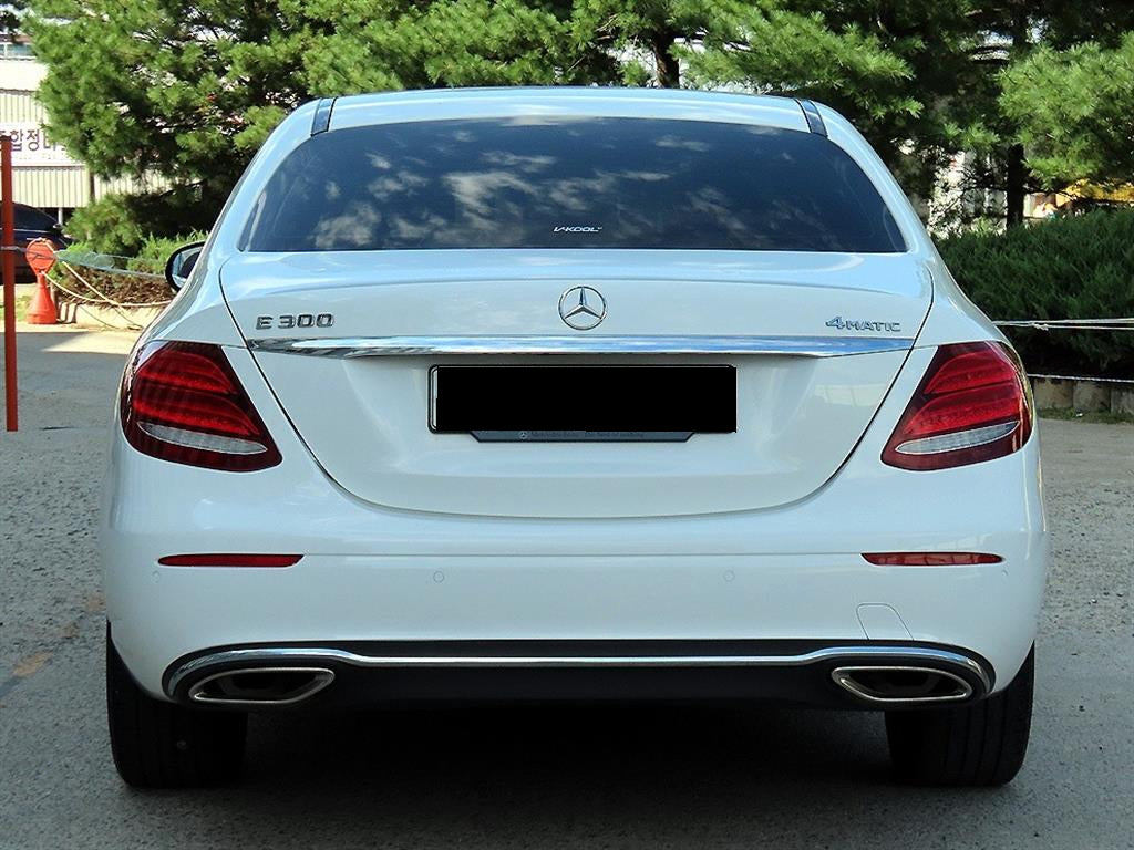 Mercedes-Benz E-Class — photo 04