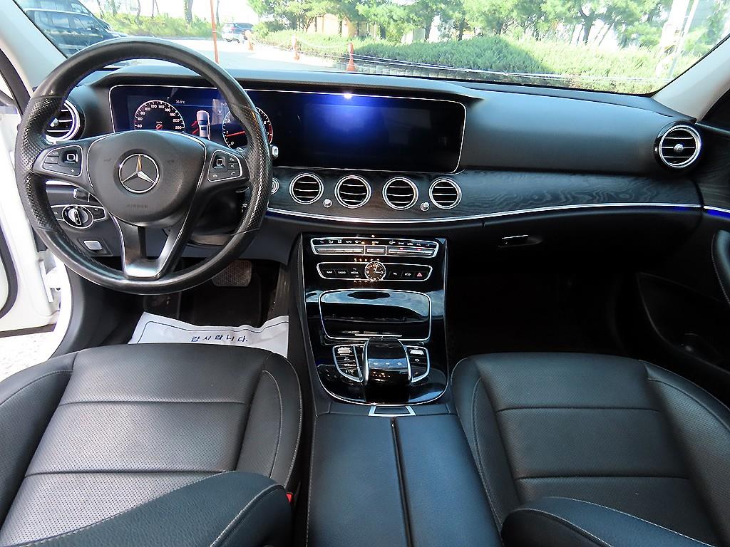 Mercedes-Benz E-Class — photo 07