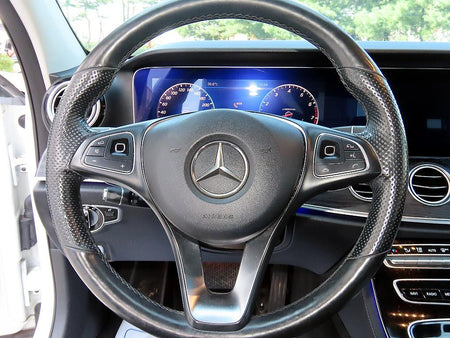 Mercedes-Benz E-Class — photo 08