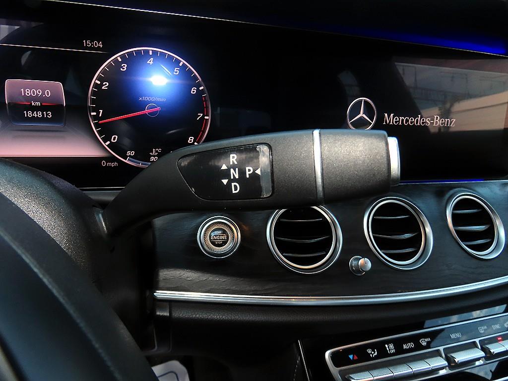 Mercedes-Benz E-Class — photo 11