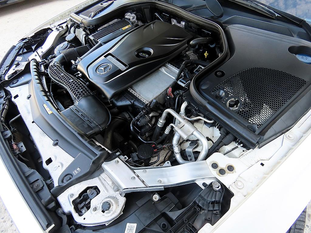 Mercedes-Benz E-Class — photo 19