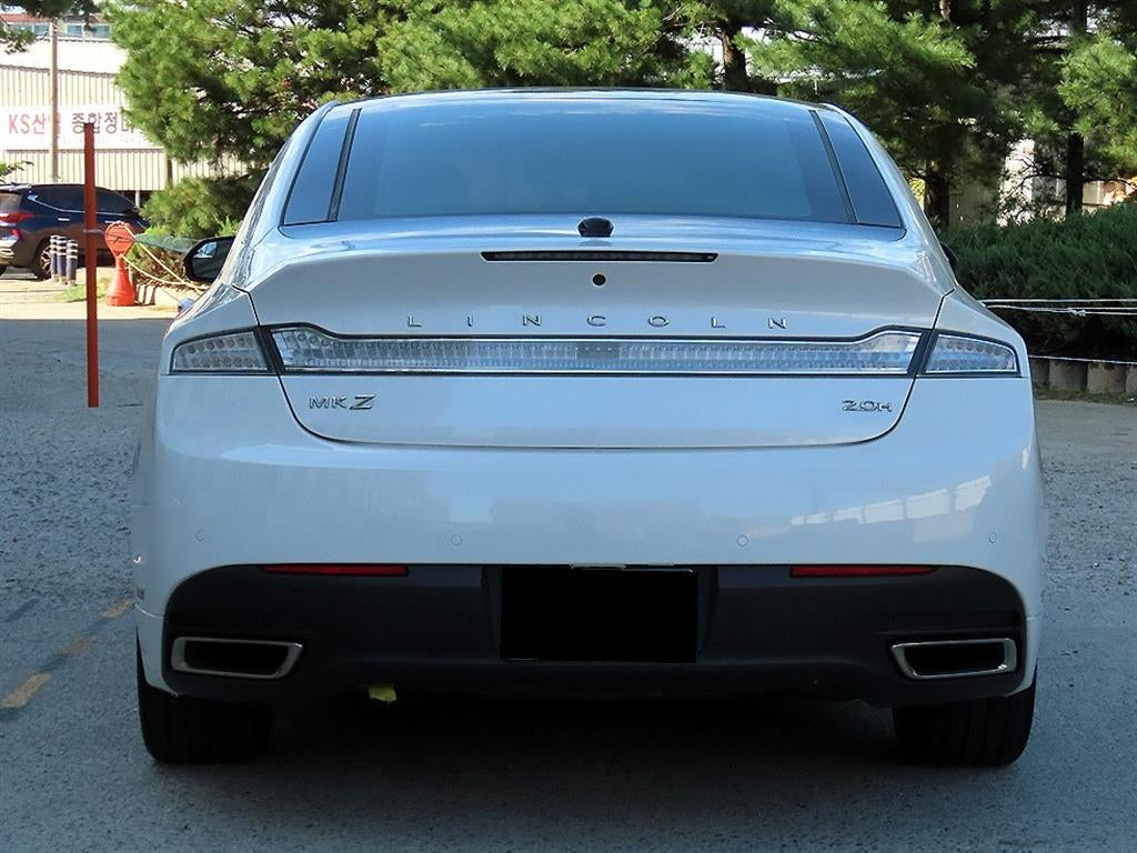 Lincoln MKZ — photo 04