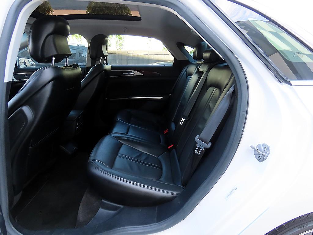 Lincoln MKZ — photo 06