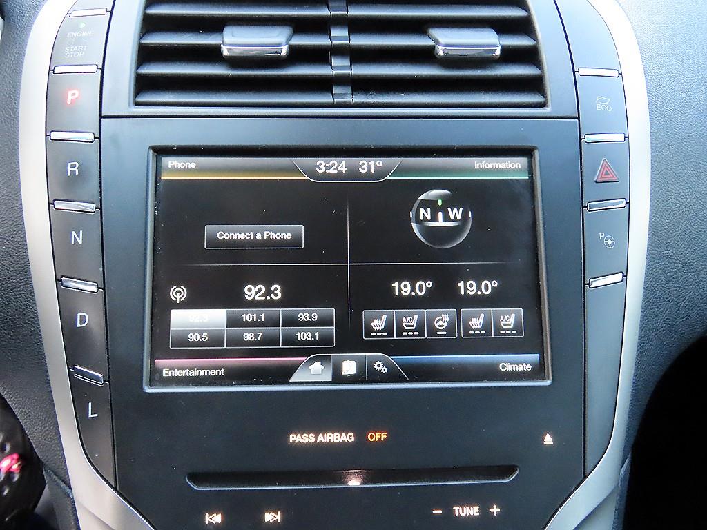 Lincoln MKZ — photo 13