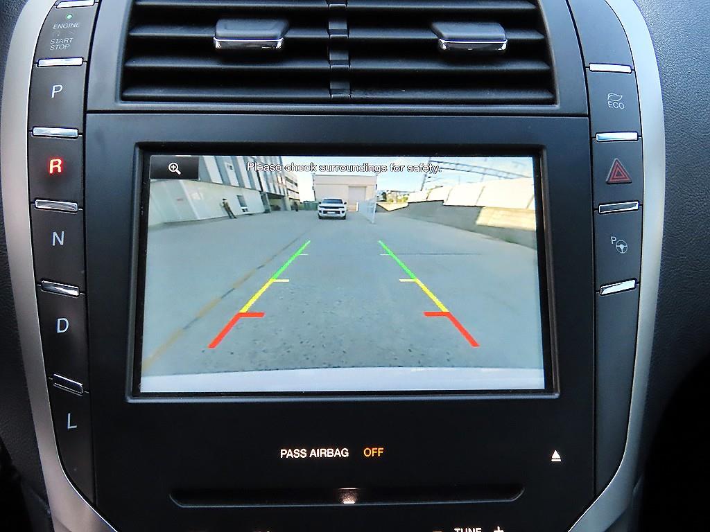 Lincoln MKZ — photo 14