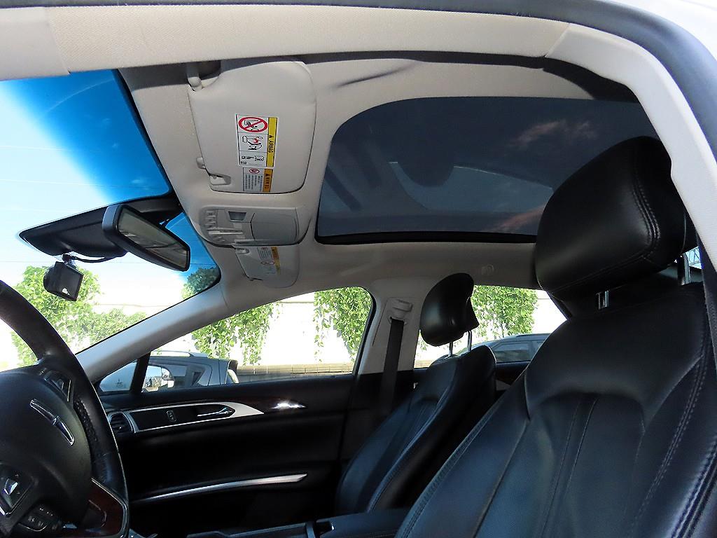 Lincoln MKZ — photo 18