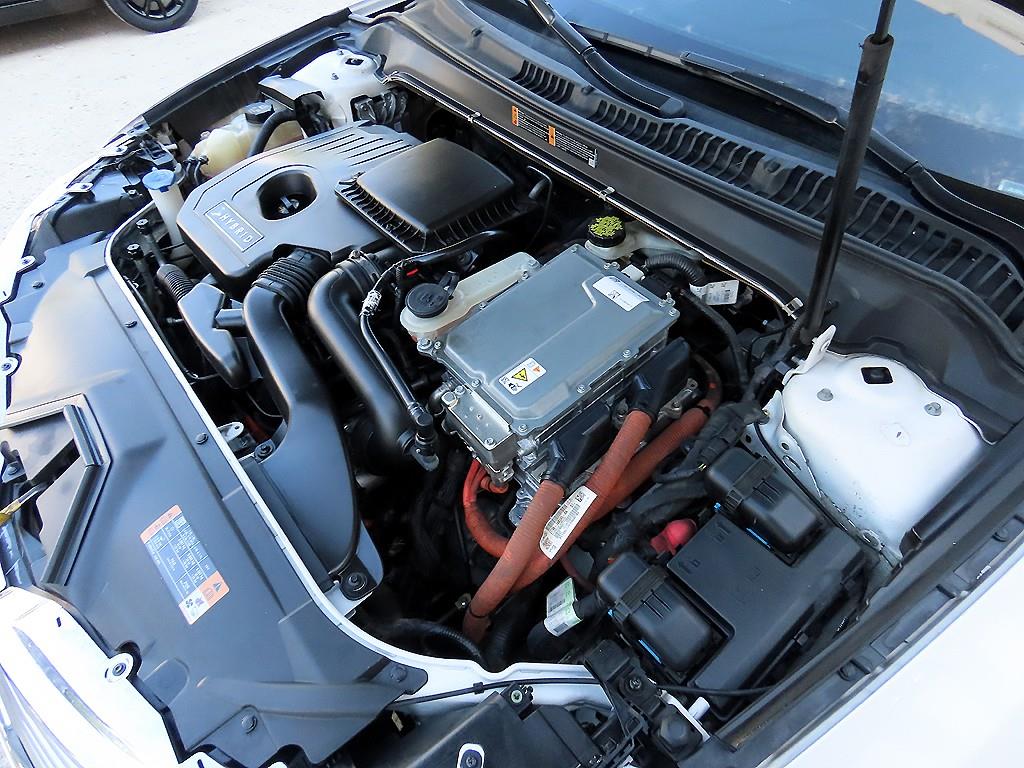 Lincoln MKZ — photo 19