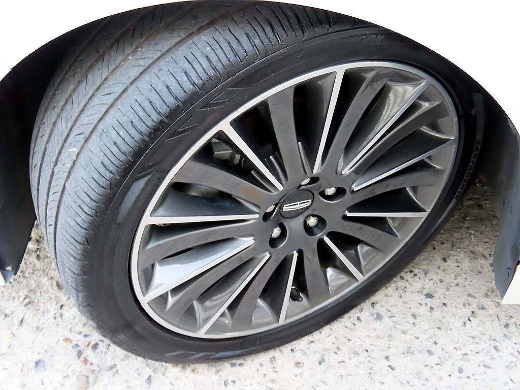 Lincoln MKZ — photo 20