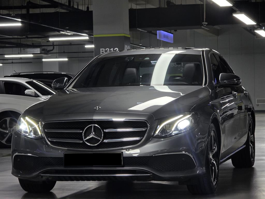 Mercedes-Benz E-Class — photo 01