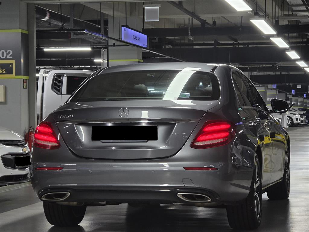 Mercedes-Benz E-Class — photo 02