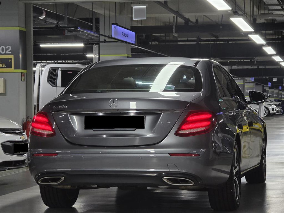 Mercedes-Benz E-Class — photo 02