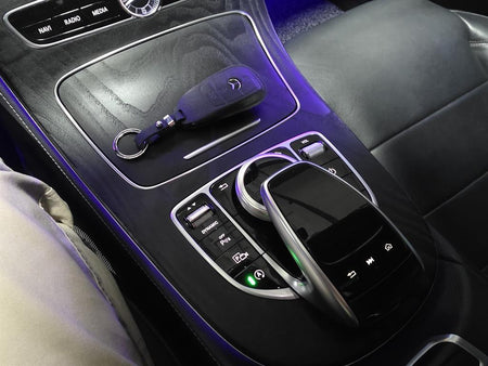 Mercedes-Benz E-Class — photo 10