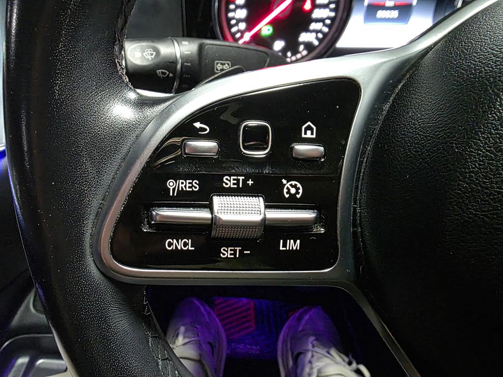 Mercedes-Benz E-Class — photo 14