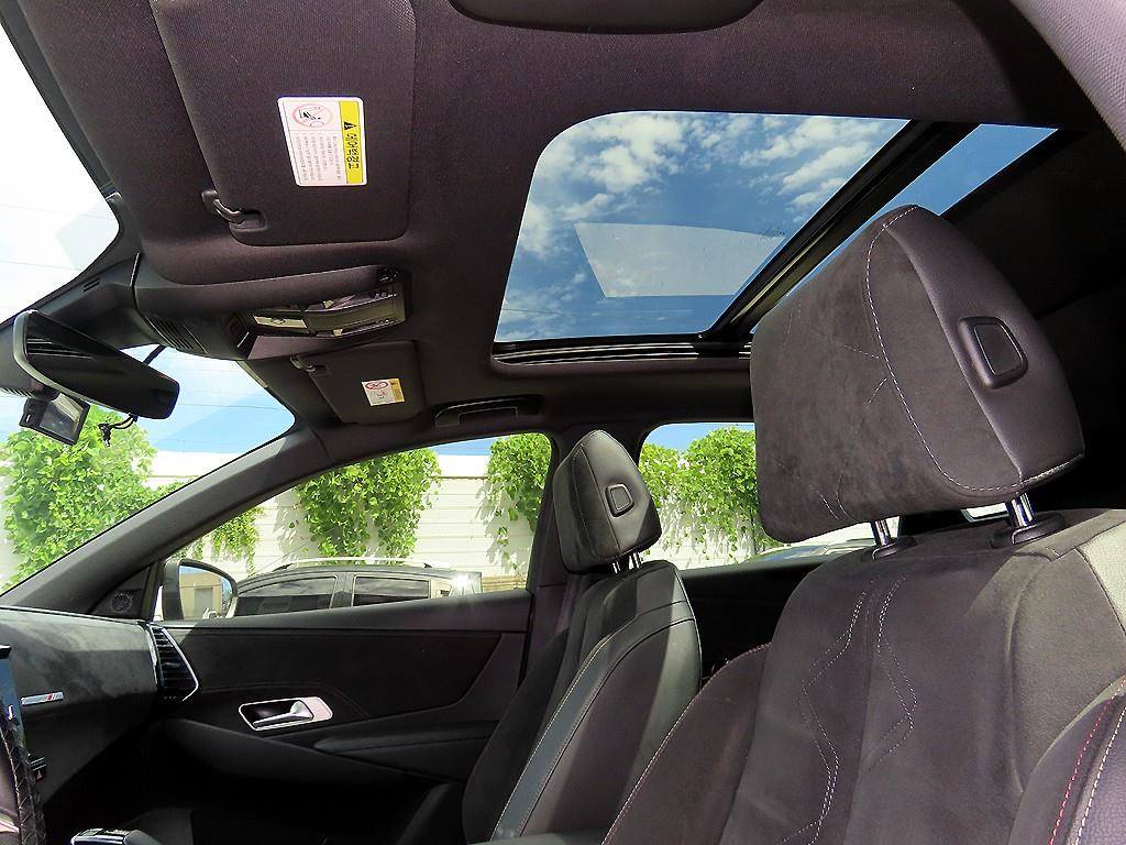 DS Automobiles DS7 — photo 16