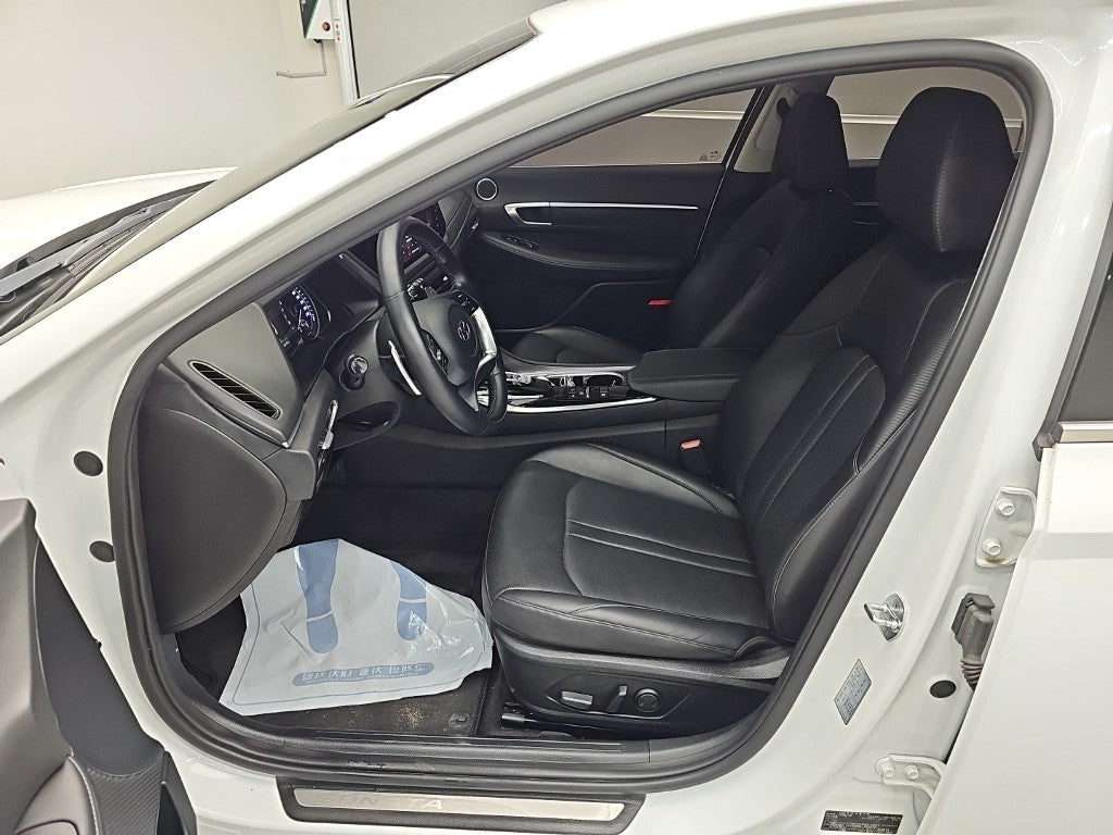 Hyundai Sonata — photo 11