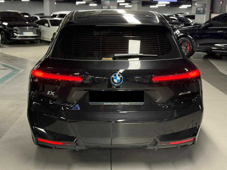 BMW iX — photo 04