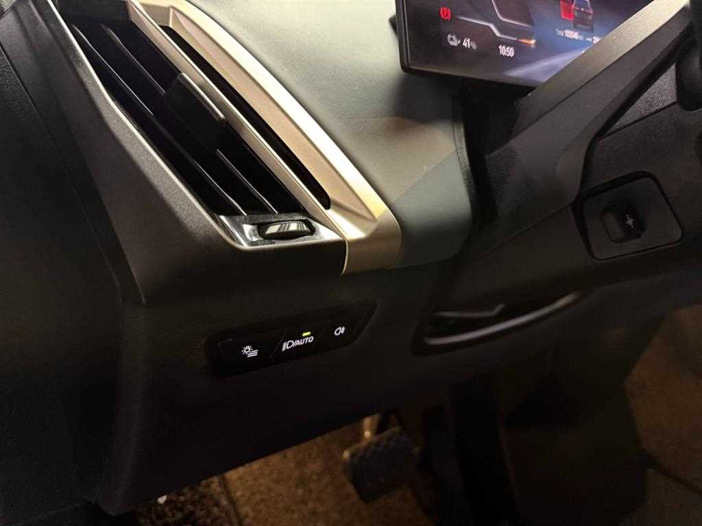 BMW iX — photo 13