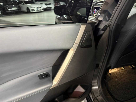 BMW iX — photo 18