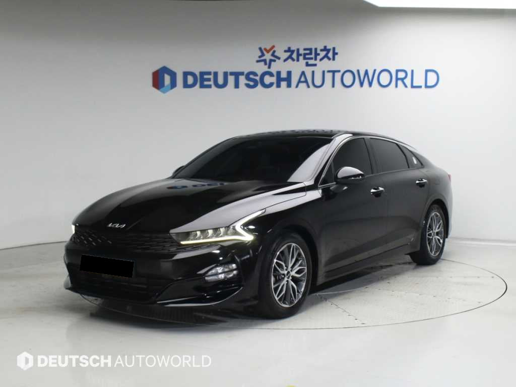 Kia K5 — photo 01