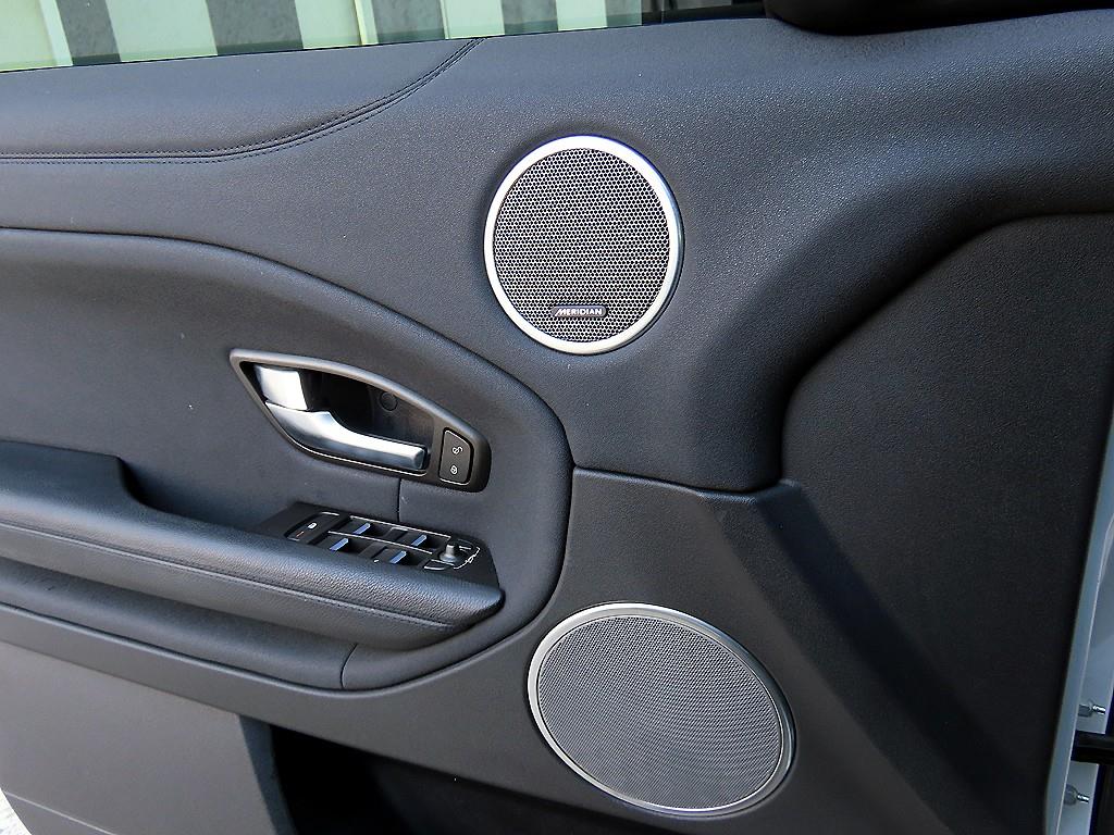 Land Rover Range Rover Evoque — photo 11