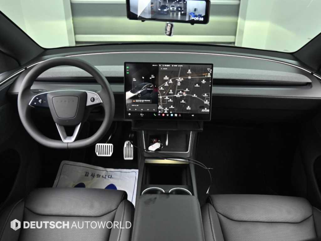 Tesla Model Y — photo 07